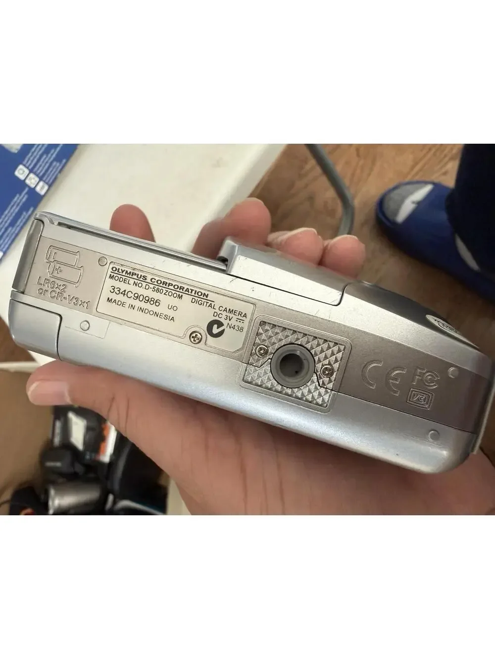 Olympus CAMEDIA D-580 Zoom 4.0MP Digital Camera - Silver With Box